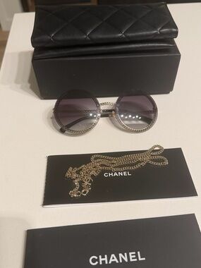 CHANEL 4245 Round Chain Sunglasses